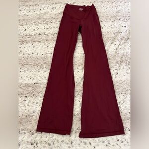 Flared leggings ruby color